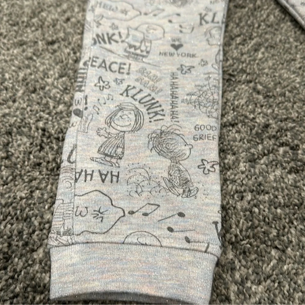 NWT Peanuts Jogger Sparkle Cloud. Size 4T. So cute with glitter on them.